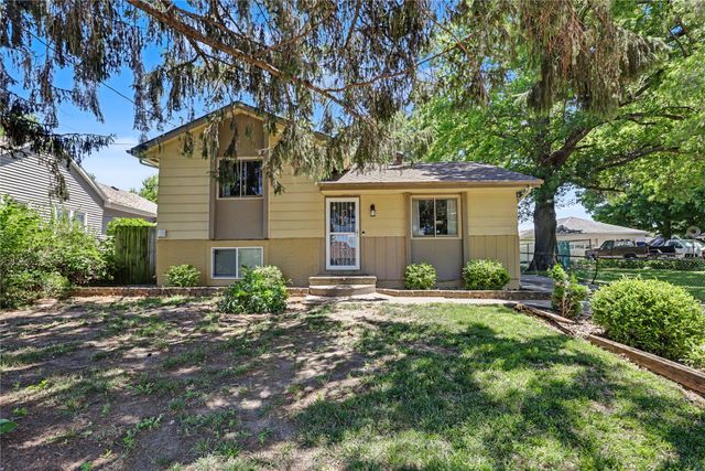 5703 SW 3rd Street, Des Moines, IA 50315