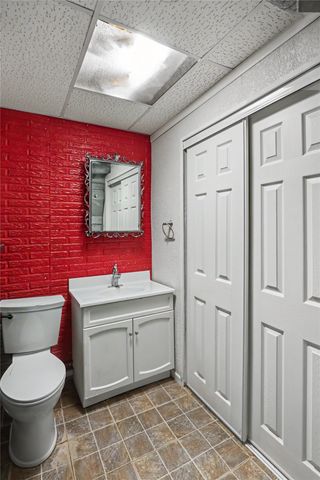 5703 SW 3rd Street, Des Moines, IA 50315