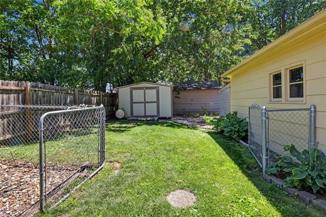 5703 SW 3rd Street, Des Moines, IA 50315