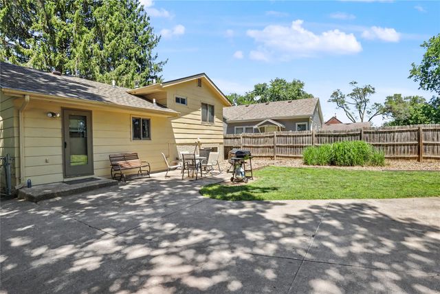 5703 SW 3rd Street, Des Moines, IA 50315