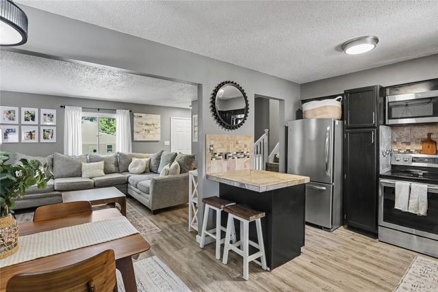 5703 SW 3rd Street, Des Moines, IA 50315