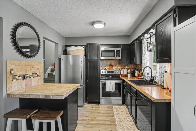 5703 SW 3rd Street, Des Moines, IA 50315