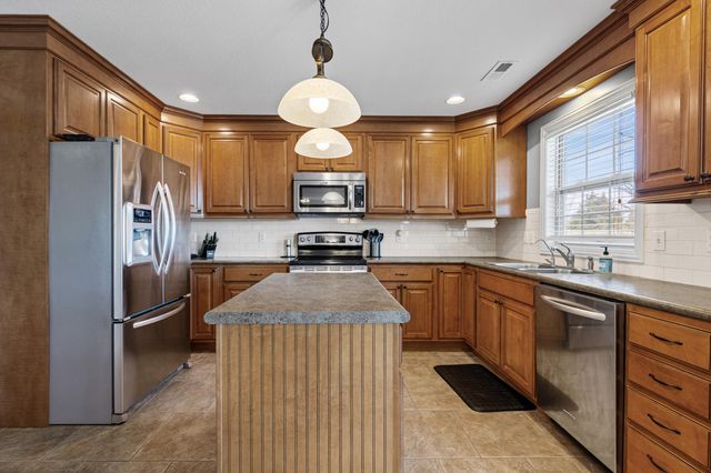 3611 FLATWATER DR, Columbia, MO 65202