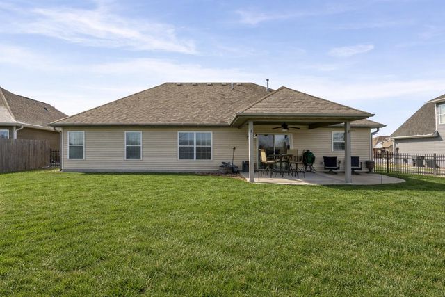 3611 FLATWATER DR, Columbia, MO 65202