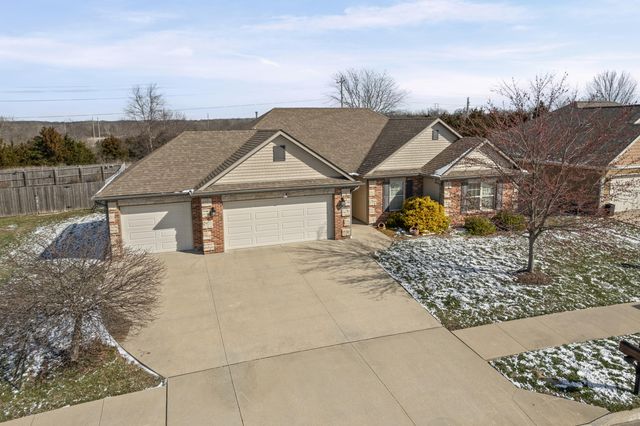 3611 FLATWATER DR, Columbia, MO 65202