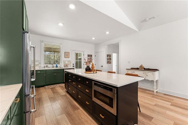 53 Braxton Corr RD, Saluda, VA 23149