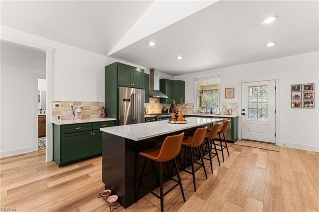 53 Braxton Corr RD, Saluda, VA 23149