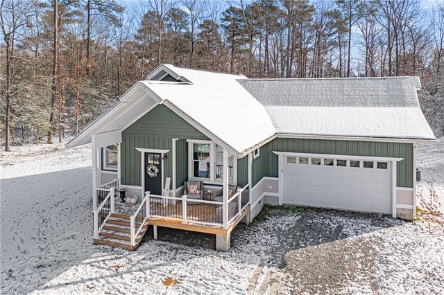 53 Braxton Corr RD, Saluda, VA 23149