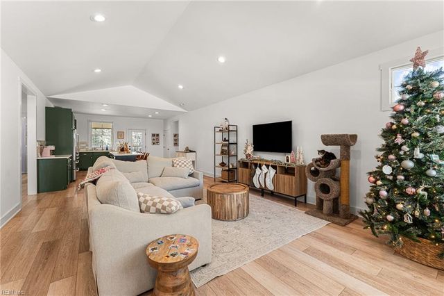 53 Braxton Corr RD, Saluda, VA 23149