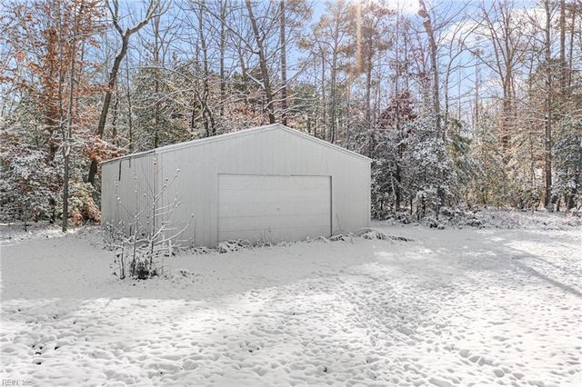 53 Braxton Corr RD, Saluda, VA 23149