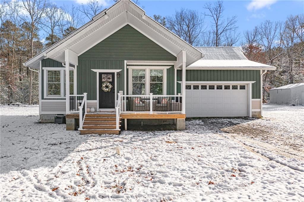 53 Braxton Corr RD, Saluda, VA 23149