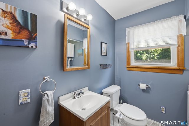 11 Birdseye Rd Extension, Shelton, CT 06484
