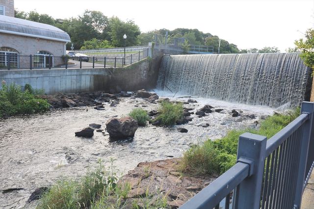 16 N Stone Mill Drive 1014, Dedham, MA 02026