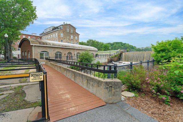 16 N Stone Mill Drive 1014, Dedham, MA 02026