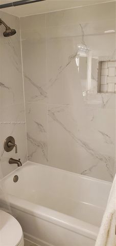 9720 S Hollybrook Lake Dr 303, Pembroke Pines, FL 33025