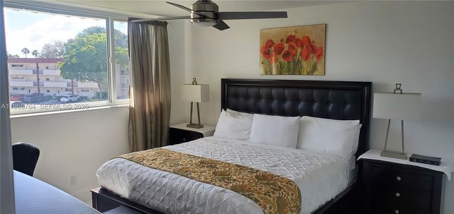 9720 S Hollybrook Lake Dr 303, Pembroke Pines, FL 33025