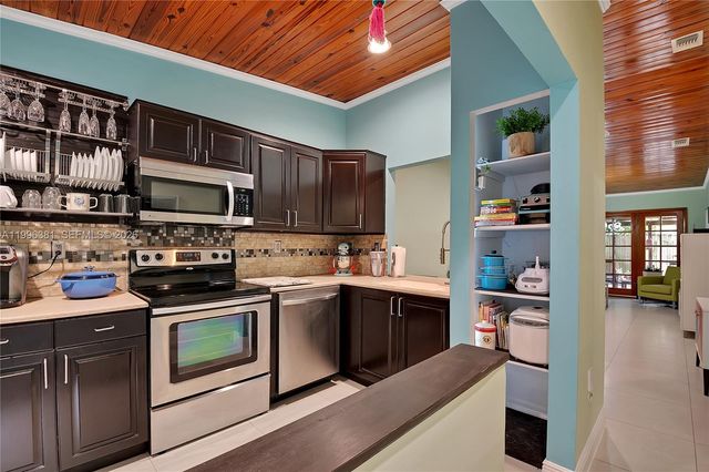 11426 NW 4th Ter 11426, Sweetwater, FL 33172