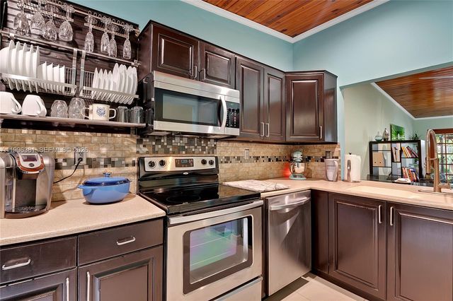 11426 NW 4th Ter 11426, Sweetwater, FL 33172