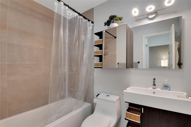 11426 NW 4th Ter 11426, Sweetwater, FL 33172