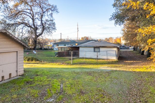 2381 S Bonnyview Road, Redding, CA 96001