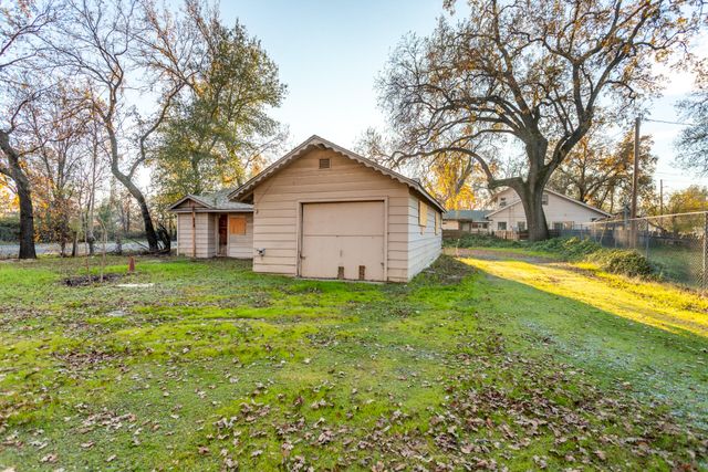 2381 S Bonnyview Road, Redding, CA 96001