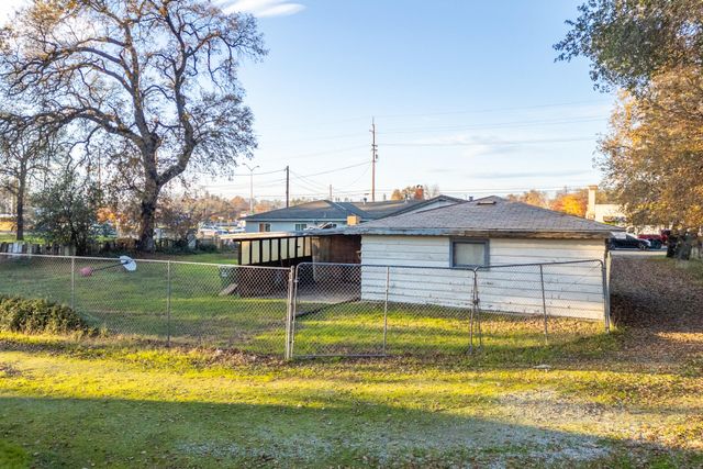 2381 S Bonnyview Road, Redding, CA 96001