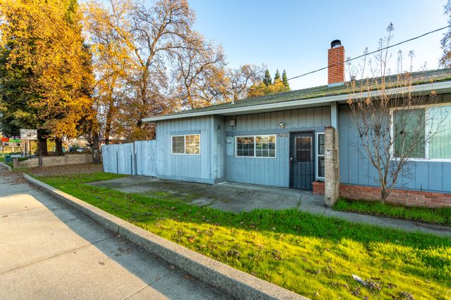 2381 S Bonnyview Road, Redding, CA 96001