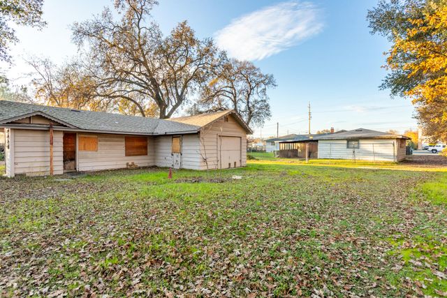 2381 S Bonnyview Road, Redding, CA 96001