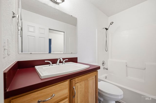 4617 N Carlsbad Way, Boise, ID 83703