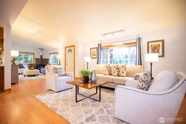 33306 SE 44th Place, Fall City, WA 98024