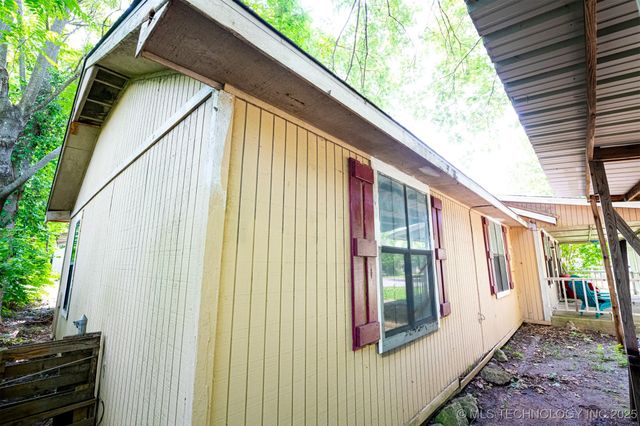 321 S Delaware Avenue E, Coweta, OK 74429