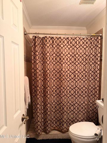 4507 Navaho Avenue, Pascagoula, MS 39581