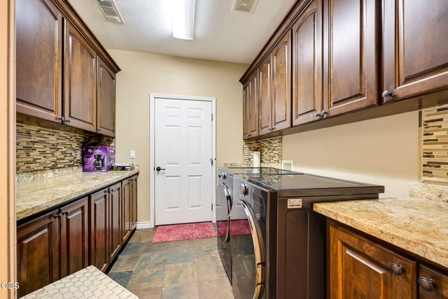 2663 Kerrisdale Ridge Drive, Medford, OR 97504