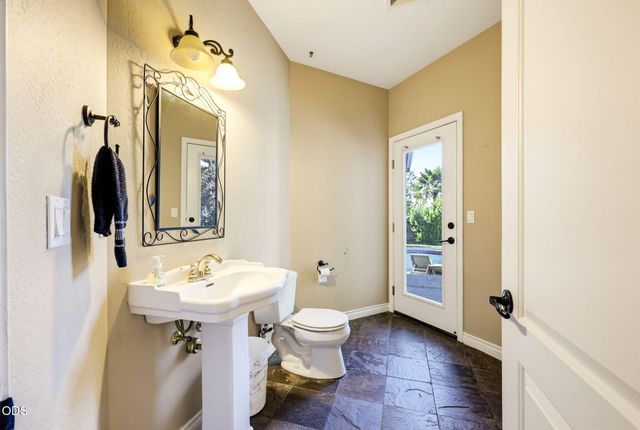 2663 Kerrisdale Ridge Drive, Medford, OR 97504