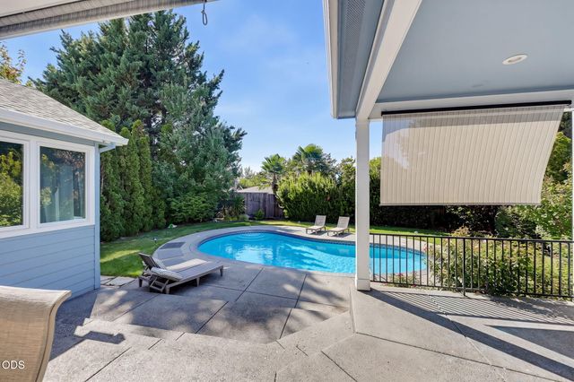 2663 Kerrisdale Ridge Drive, Medford, OR 97504