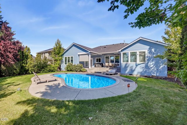 2663 Kerrisdale Ridge Drive, Medford, OR 97504