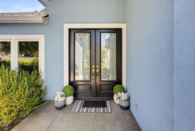 2663 Kerrisdale Ridge Drive, Medford, OR 97504
