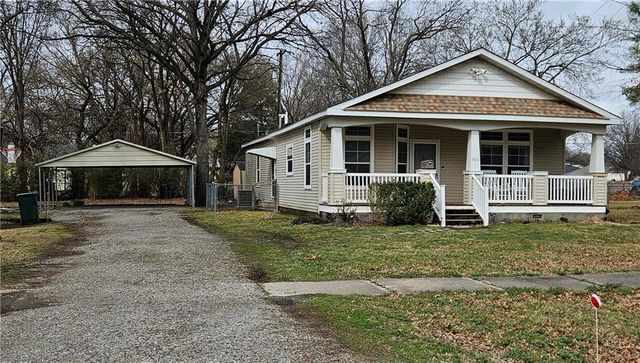 1011 E 9th Street, Pittsburg, KS 66762