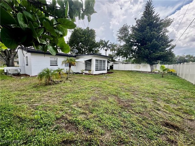 1427 Charles RD, Fort Myers, FL 33919