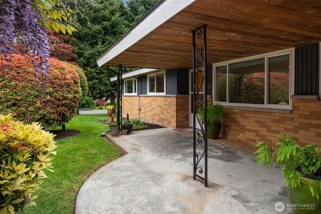 119 N 201st Street, Shoreline, WA 98133