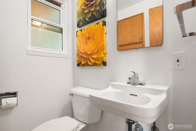 119 N 201st Street, Shoreline, WA 98133