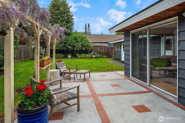 119 N 201st Street, Shoreline, WA 98133