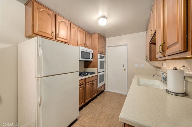 446 E Grove, Pomona, CA 91767