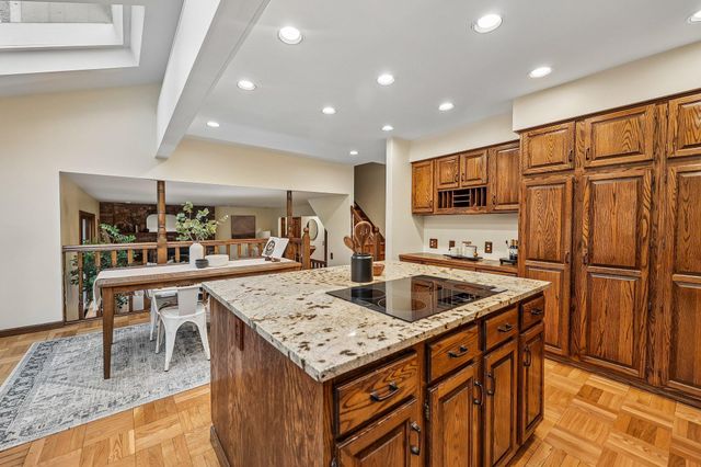 16300 Adeline Lane, Minnetonka, MN 55391