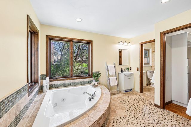 16300 Adeline Lane, Minnetonka, MN 55391