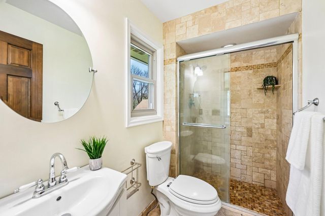 16300 Adeline Lane, Minnetonka, MN 55391