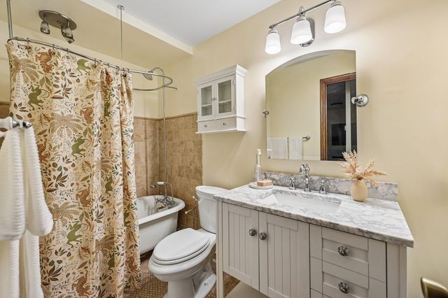 16300 Adeline Lane, Minnetonka, MN 55391