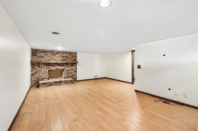16300 Adeline Lane, Minnetonka, MN 55391