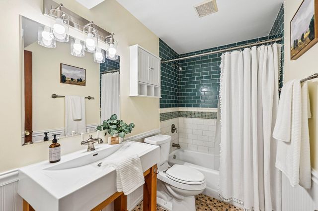 16300 Adeline Lane, Minnetonka, MN 55391