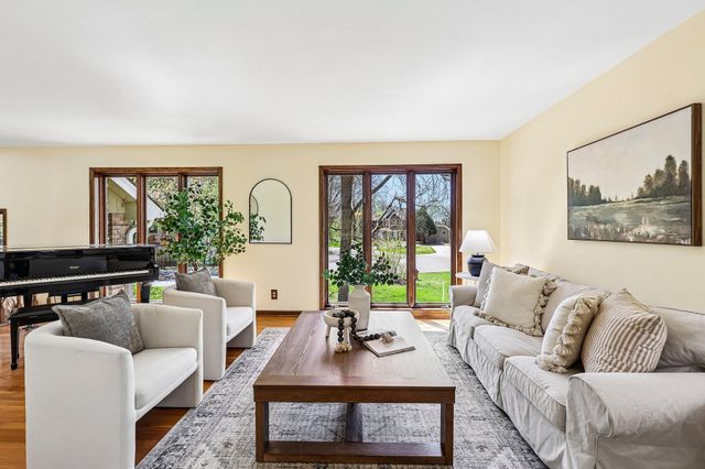16300 Adeline Lane, Minnetonka, MN 55391